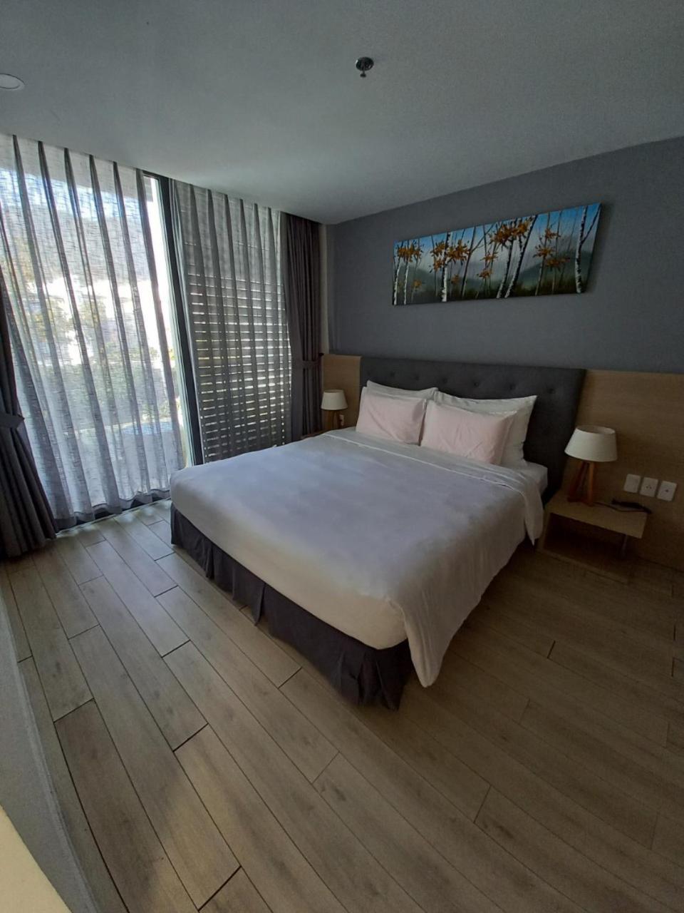 Khach San - Resort Oceanami - 隆海 外观 照片